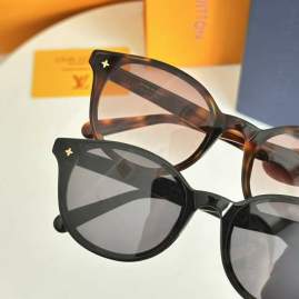 Picture of Louis Vuitton Sunglasses _SKUfw76721312fw